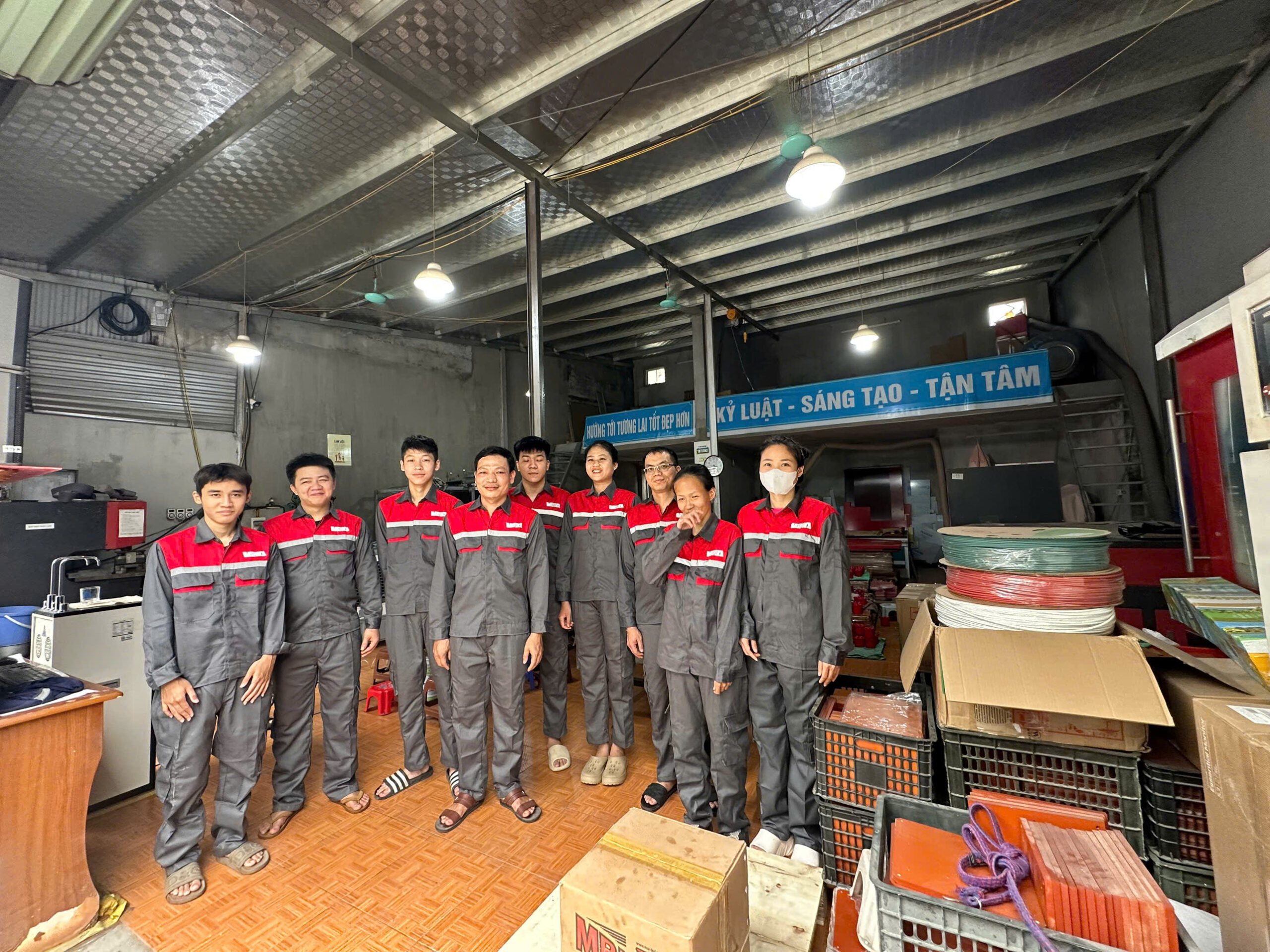 ĐỘI NGŨ VPNA
